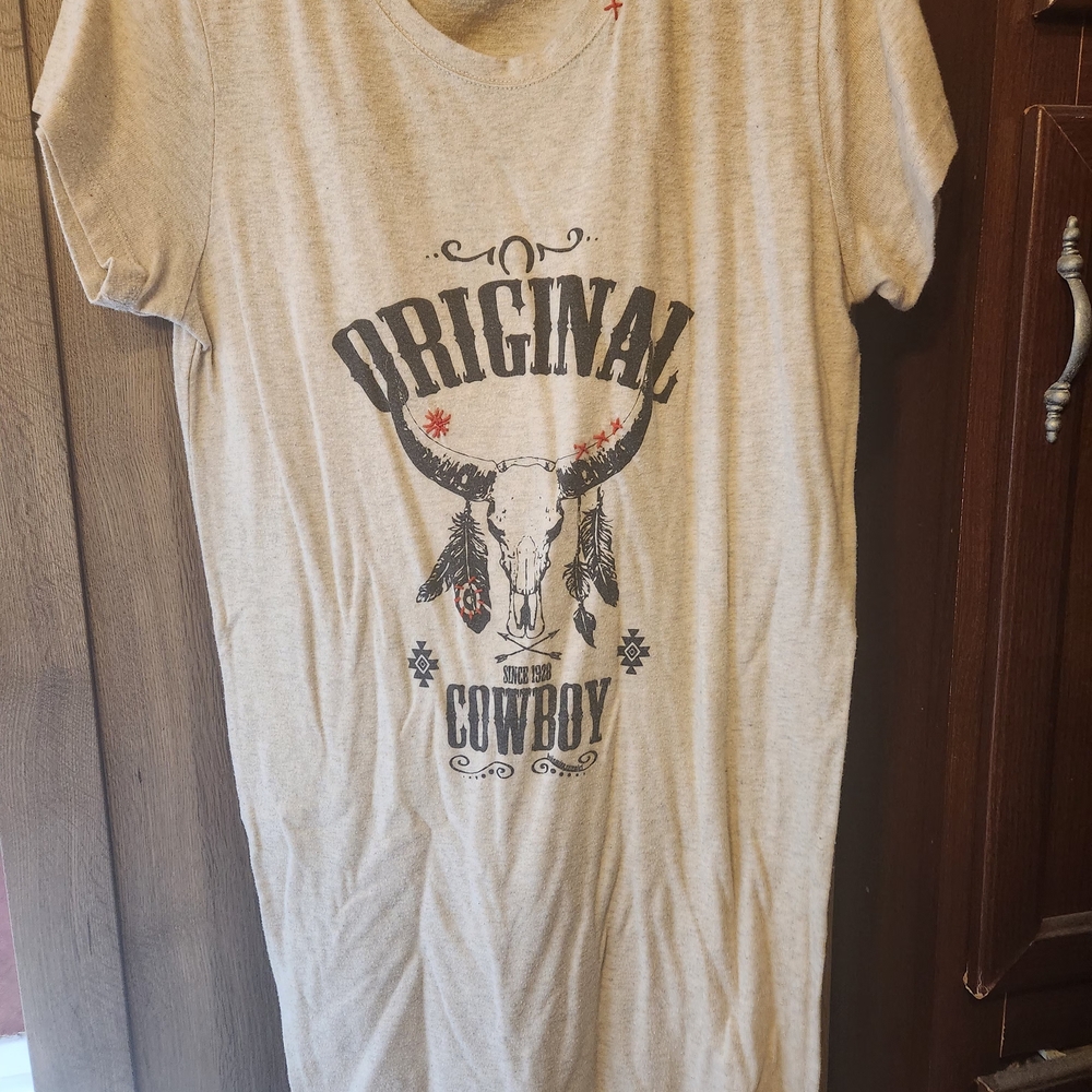 Beige Graphic T-Shirt with Bull Skull Design